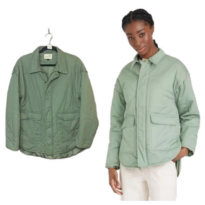 Universal Threads Sage Green Quilted Zip Up Shacket Lightweight Jacket